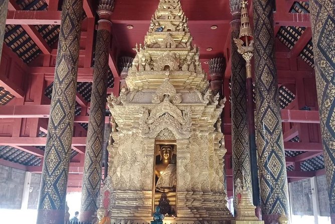 1 day Private Tour to Unseen Temple in Lampang - Wat Phra That Lampang Luang in the morning