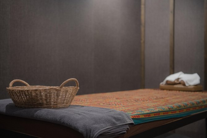 1 Hour Deep Tissue Thai Massage with Balm - Free Transportation - A one-hour massage with very little planning