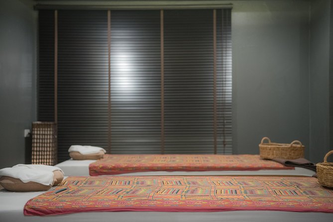 1 Hour Pure Oil Relaxing - Free Transportation - Changing into soft clothes before the massage
