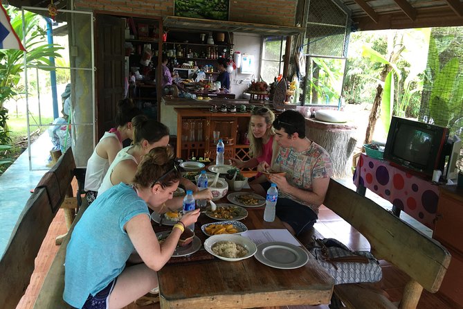 2 days 1 night: Explore Countryside and exclusive Homestay. - Meeting the Karen Long Neck community