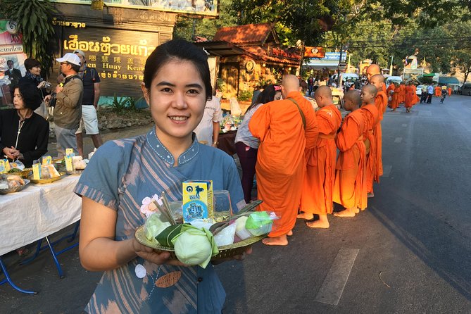 4 highlights: Sticky Waterfall/Elephants/local market /Wat Banden - Key points to know before booking