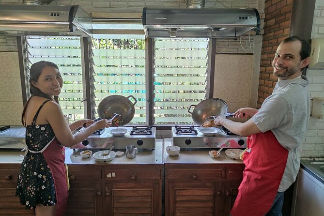 5 Hour Morning Thai Cooking Course - New’s teaching style is a major part of the experience