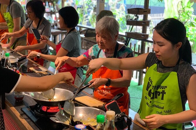 6-Hour Akha Tribe Culture and Cooking Class in Chiang Mai - On’s teaching style and the group size