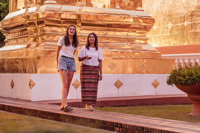 A Magical Evening in Chiang Mai: Private City Tour - Meeting near Samlarn Road