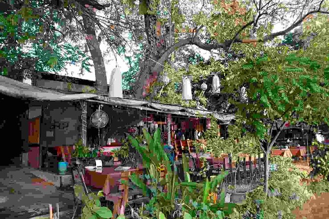 Authentic Chiang Mai 4-Hour Bicycle Tour with Northern Food - Markets and Northern Thai Food