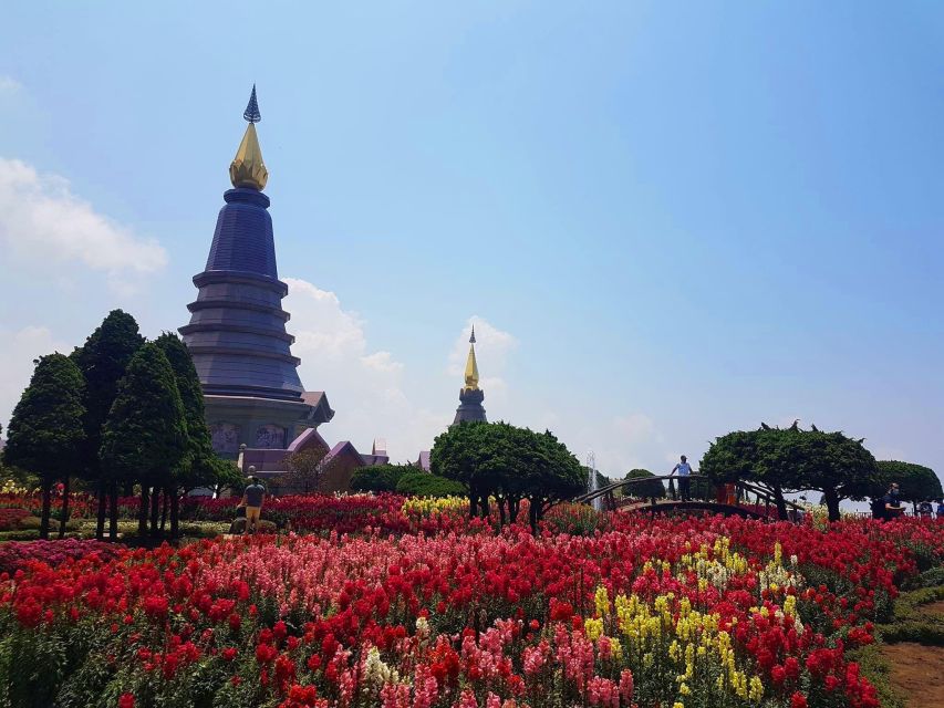 Chang Mai: Doi Inthanon Day Tour w/Waterfalls & Hilltribes - Lunch at a local restaurant