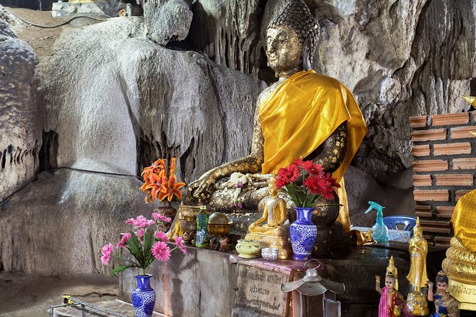 Chiang Dao Cave Trekking Small Group Tour – Full Day - A local market stop before the waterfall