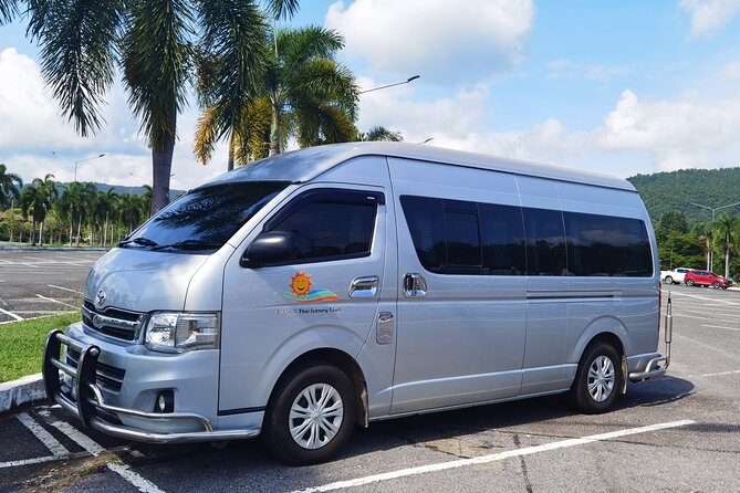 Chiang Mai Airport Private Transfer – Hotel or Airport - Choosing between a car and a van