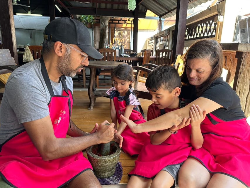 Chiang Mai: Asia Scenic Thai Cooking School - The small-group format and teaching style