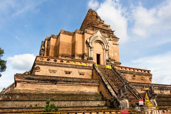 Chiang Mai Best City Tour with Doi Suthep & Iconic Temples - The guides can shape the whole experience