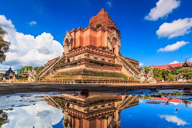 Chiang Mai Best City Tour with Doi Suthep & Iconic Temples - Transport, pickup, and the group size
