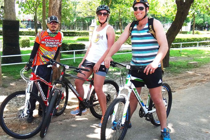 Chiang Mai Biking & River Kayak : Gentle Thrills in a Lush Valley - Pedaling through Mae Ngat Valley