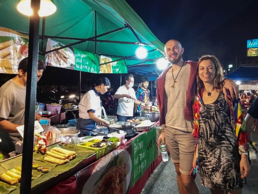 Chiang Mai: Chiang Mai Bar Hopping Guided Night Tour - Ton Goom River Front and the open-air mood