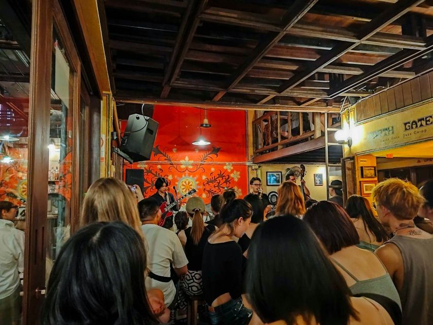 Chiang Mai: Chiang Mai Bar Hopping Guided Night Tour - Weather, sound, and expectations