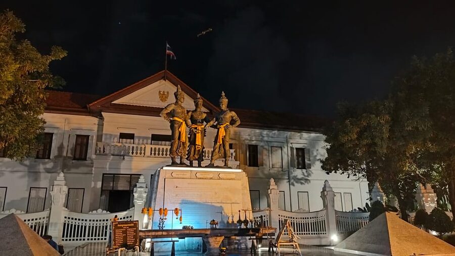 Chiang Mai: Chiang Mai Old City Twilight Walking Tour - Who should book this walk?