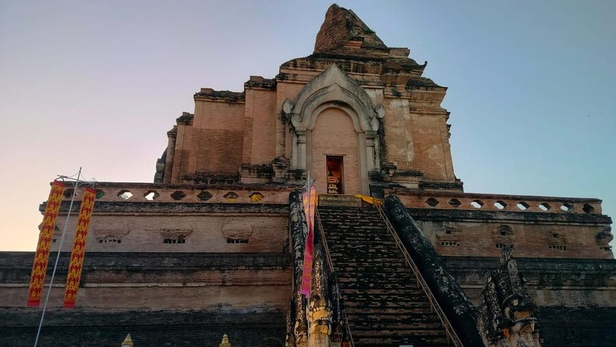 Chiang Mai: Chiang Mai Old City Twilight Walking Tour - Walking across the Old City to Wat Chedi Luang