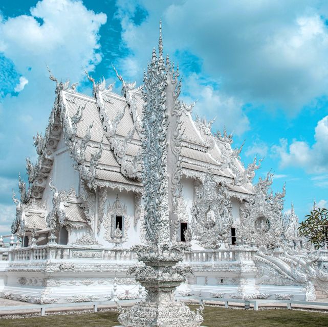 Chiang Mai: Chiang Rai Temples & Black House Discovery Tour - Baan Dam Museum and Thawan Duchanee’s darker vision