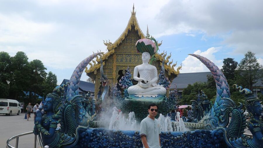Chiang Mai: Chiang Rai Temples & Black House Discovery Tour - Lunch, water, and what the price covers