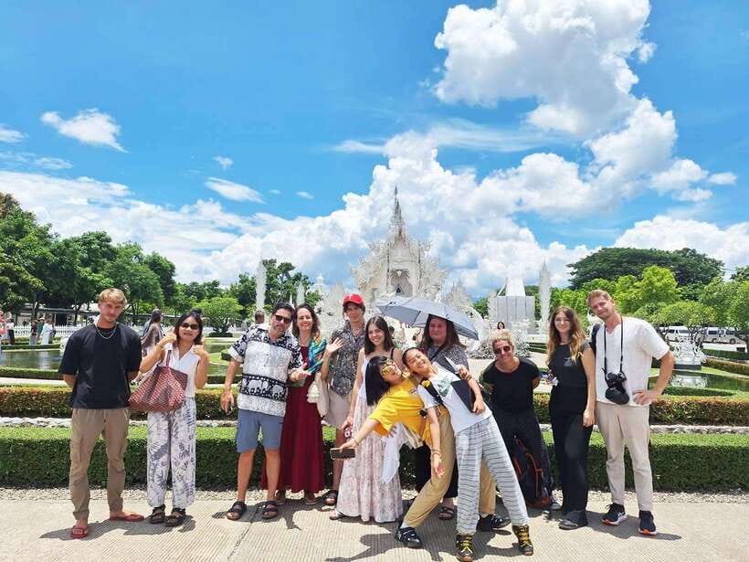 Chiang Mai: Chiang Rai Temples Day Trip with Lalita Cafe - Wat Rong Suea Ten, Chiang Rai’s Blue Temple