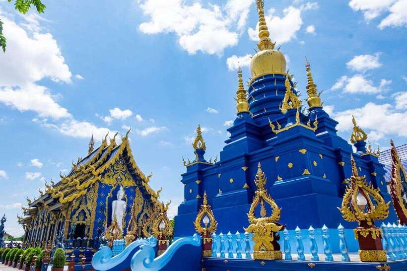 Chiang Mai: Chiang Rai Temples, Karen Tribe and Hot Springs - Transport, meals, and what to pack