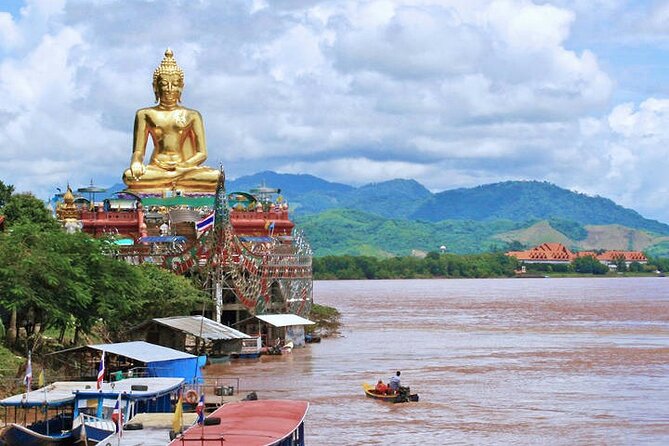 Chiang Mai - Chiang Rai Temples, Long Neck Karen, Golden Triangle - The long drive and van comfort