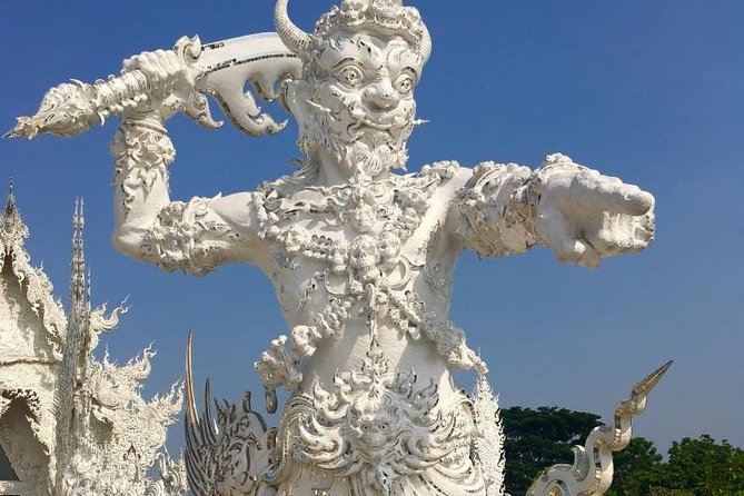 Chiang Mai-Chiang Rai:White+Black+Blue Temple+Golden Triangle+Boat Trip - The Black House and Thawan Duchanee’s dark art