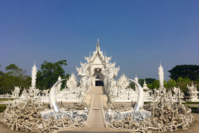Chiang Mai-Chiang Rai:White+Black+Blue Temple+Golden Triangle+Boat Trip - Wat Rong Seur Ten, Chiang Rai’s Blue Temple