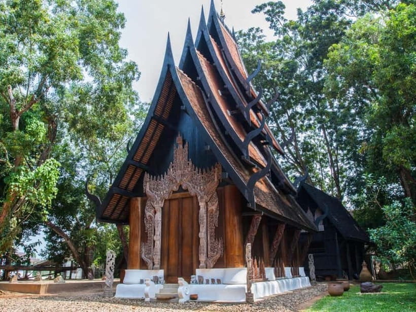 Chiang Mai: Chiang Rai White, Blue & Black Temples Day Tour - What to wear and bring