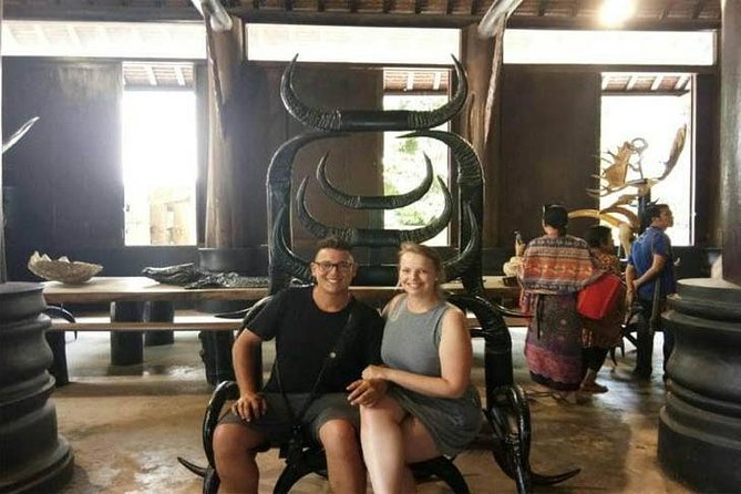 Chiang Mai-Chiang Rai: White Temple-Blue Temple-Lalita Cafe - Baan Dam Museum is not a standard temple stop