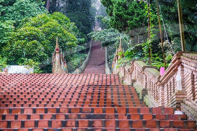 Chiang Mai City and Temples Half-Day Tour - Timing, traffic, heat, and the three-hour limit