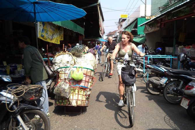 Chiang Mai City Culture Half-Day Cycling Tour - Guides make the difference