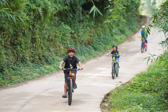 Chiang Mai: Cycling Nam Phare Countrysides, Breezy-Relax & Lunch - Thai lunch and a rest beside the Mae Wang River