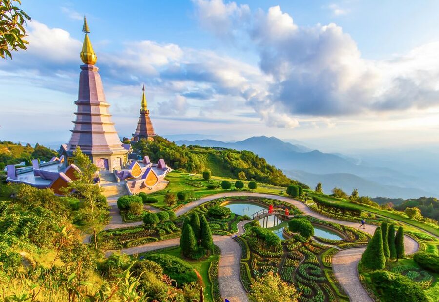 Chiang Mai: Doi Inthanon National Park Eco-Friendly Tour - What the guides add to the experience