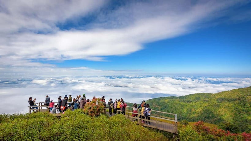 Chiang Mai: Doi Inthanon Park and Kew Mae Pan 2-Hour Hike - The van ride, group size, and pickup details