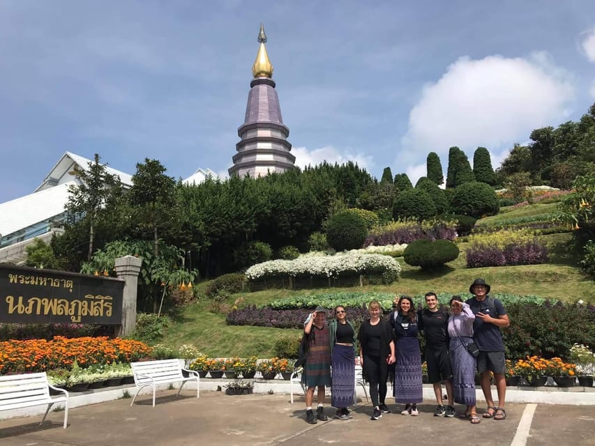 Chiang Mai: Doi Inthanon Park and Pha Dok Siew Hike Day Trip - The twin pagodas and changing mountain weather