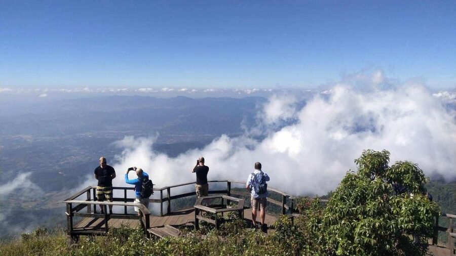 Chiang Mai: Doi Inthanon Park Day Trip with Kiw Mae Pan Hike - Lunch after the trail