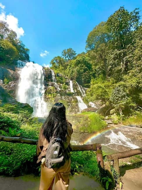 Chiang Mai Doi Inthanon Park Waterfall Pure Sightseeing Tour - The King and Queen pagodas