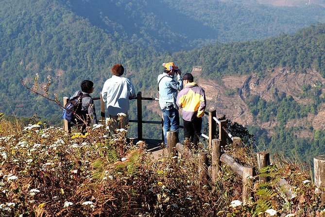 CHIANG MAI: Doi Inthanon-Trekking Keiw Mae Pan-Waterfall-Lunch - Waterfall scenery and the practical stop at Wachirathan