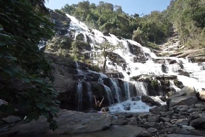 CHIANG MAI: Doi Inthanon-Trekking Pha Dok Seaw-Waterfall-Lunch - Hmong market, Karen villages, and mountain farming