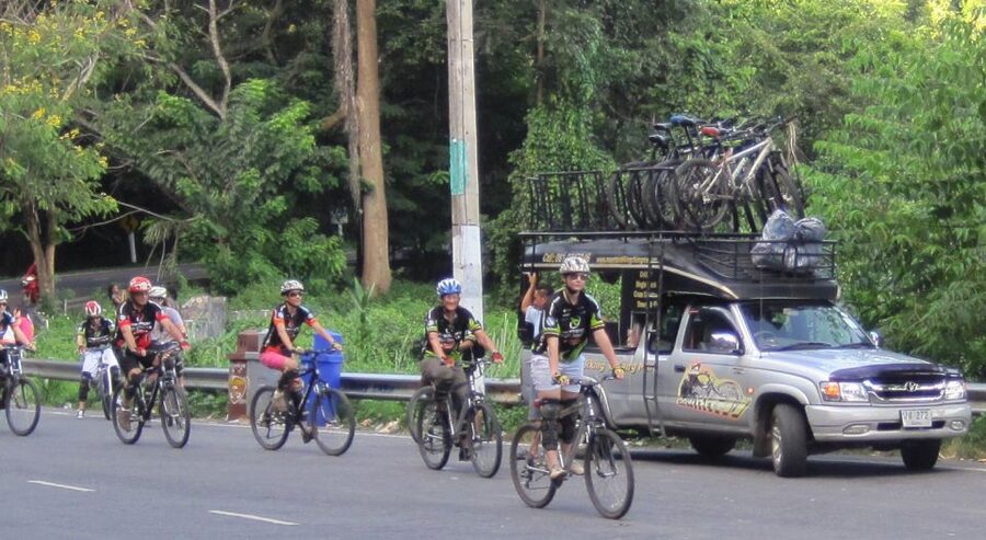 Chiang Mai: Doi Suthep National Park Leisure Hiking & Biking - Getting from Chiang Mai to the mountain