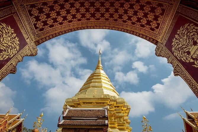 Chiang Mai Doi Suthep Temple and Wat Pha Lat Hike - Riding Chiang Mai’s red songthaew
