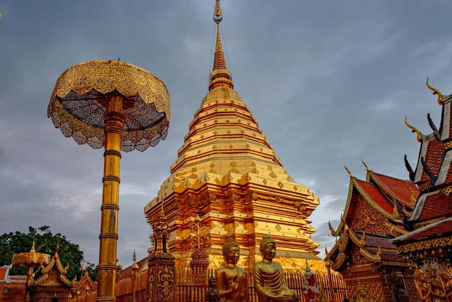 Chiang Mai: Doi Suthep Temple Guided Tour - The inner courtyard and five-tiered parasols