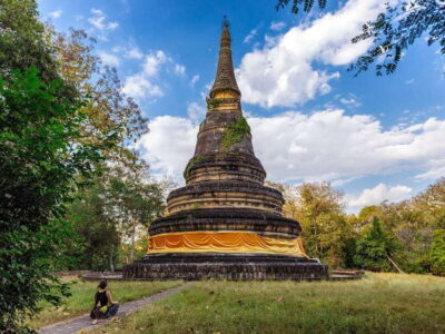 Doi Suthep, Wat Umong, and Pha Lat Sunrise Tour