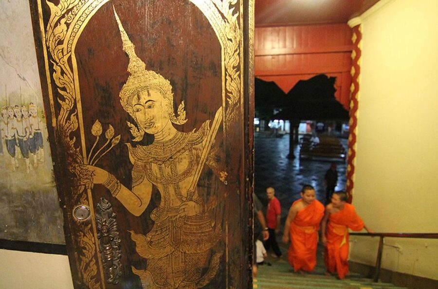 Chiang Mai: Doi Suthep & Wat Umong Twilight Tour with Pickup - Booking decision
