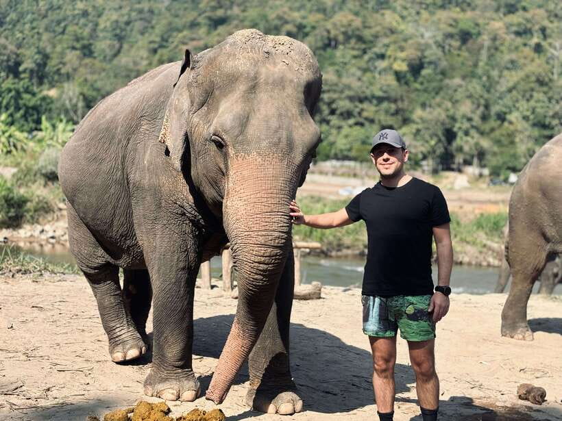 Chiang Mai: Elephant Sanctuary Feeding Program Half-Day Tour - Walking through the forest with the elephants