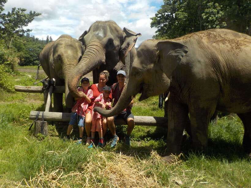 Chiang Mai: Elephant Sanctuary Local Hill Tribe Caretakers - Leaving Chiang Mai for Mae Wang
