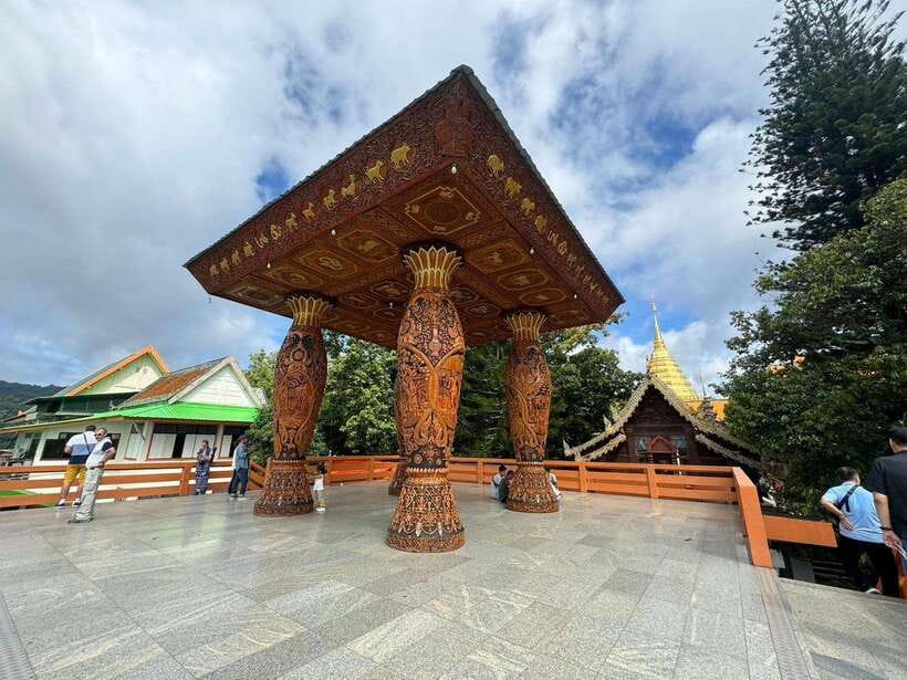 Chiang Mai: Elephant Sanctuary, Monk Trail & Doi Suthep Tour - The long ride to Pon Elephant Thailand