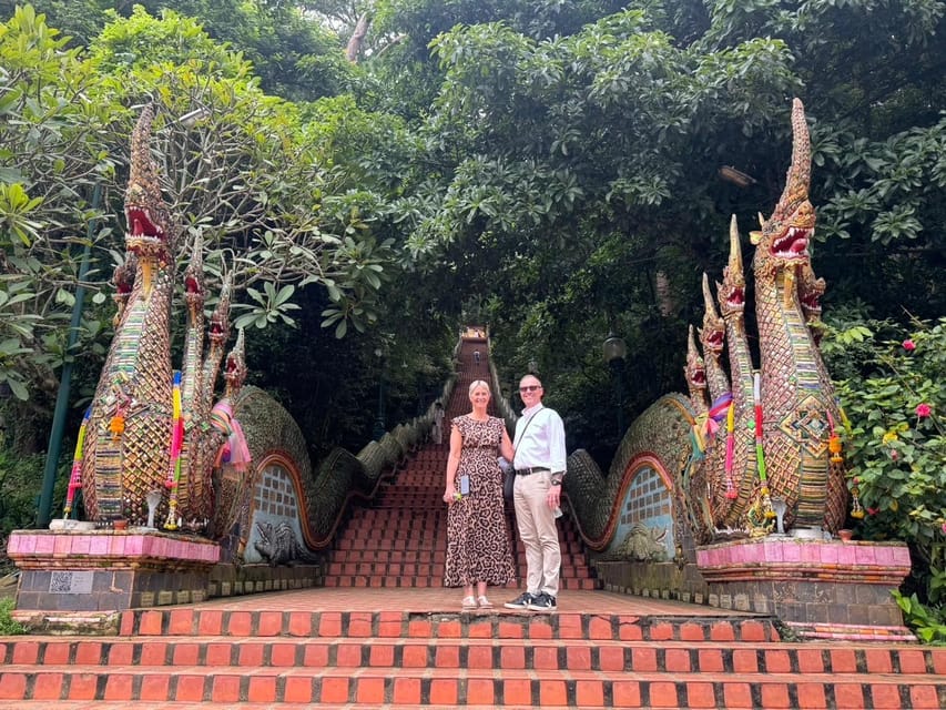 Chiang Mai: Elephant Sanctuary, Monk Trail & Doi Suthep Tour - Lunch with a local family
