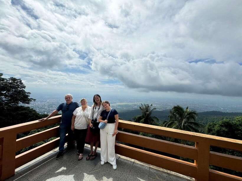 Chiang Mai: Elephant Sanctuary, Monk Trail & Doi Suthep Tour - Guides are a major part of the value