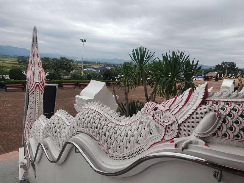 Chiang Mai: Elephants, Sticky Waterfalls, Market and Temple - Who will enjoy this tour most?